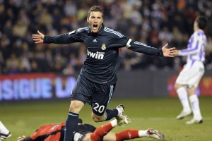 开云体育中国-冰岛终结韩国，当维京战吼吞没太极虎，富安健洋如何成为亚洲足球的隐秘支点