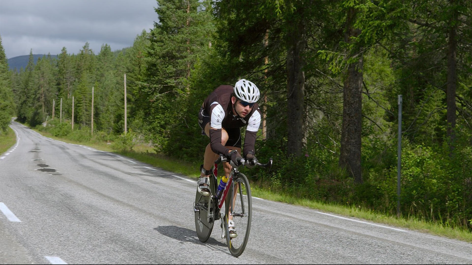 F1年度争冠之夜，马克西统治全场，红牛王朝的加冕与暗涌