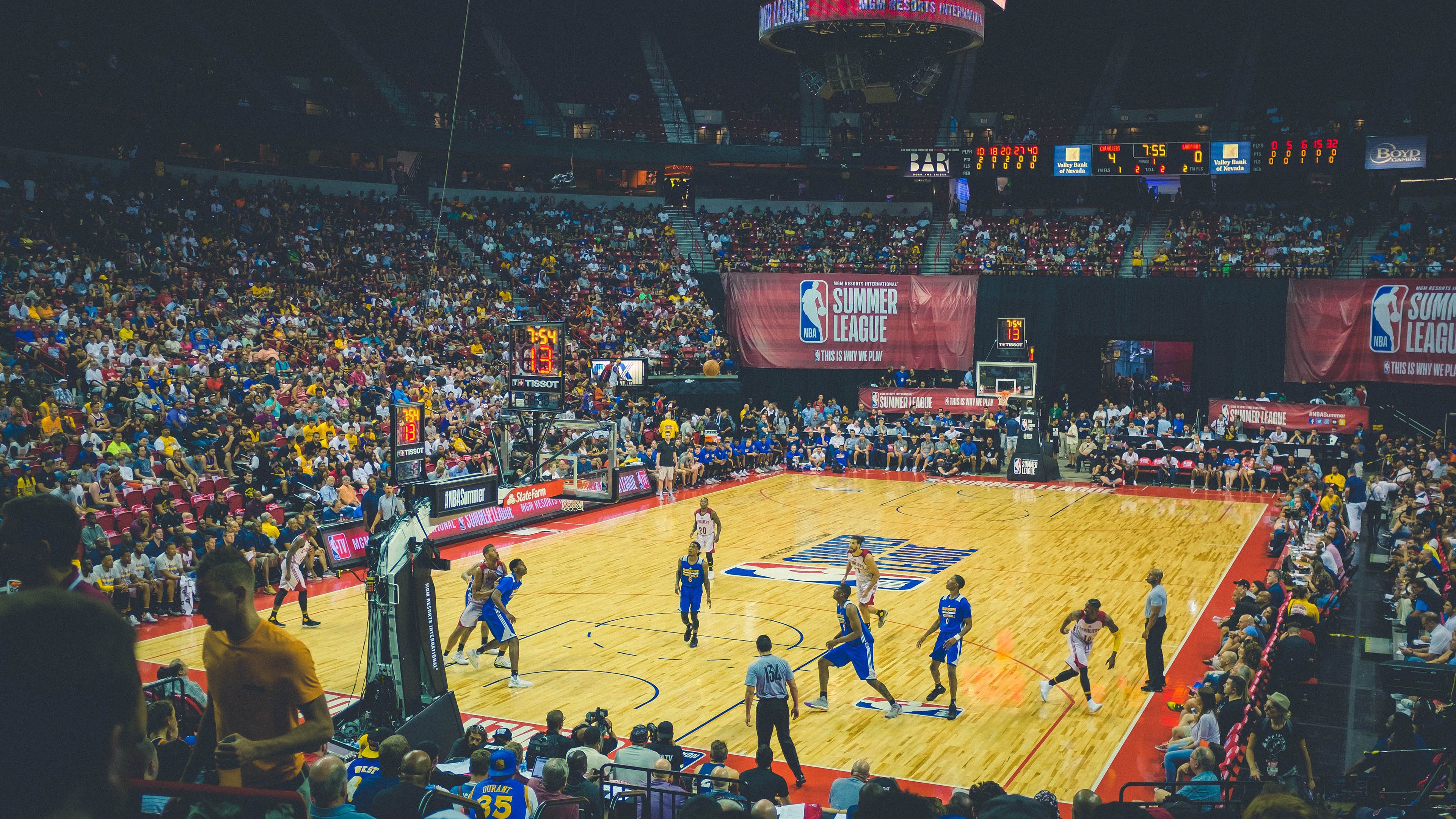 字母哥成为全场焦点，森林狼淘汰浙江队，当东方狼群遭遇西方巨兽